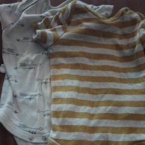 Striped & Arrow Print Kids Onesie Bundle – Size 3/6 Months, Smoke-Free Home
